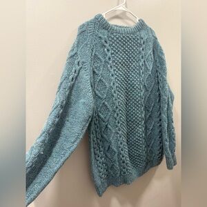 Beautiful hand knit fisherman style oversized sweater size L women’s blue